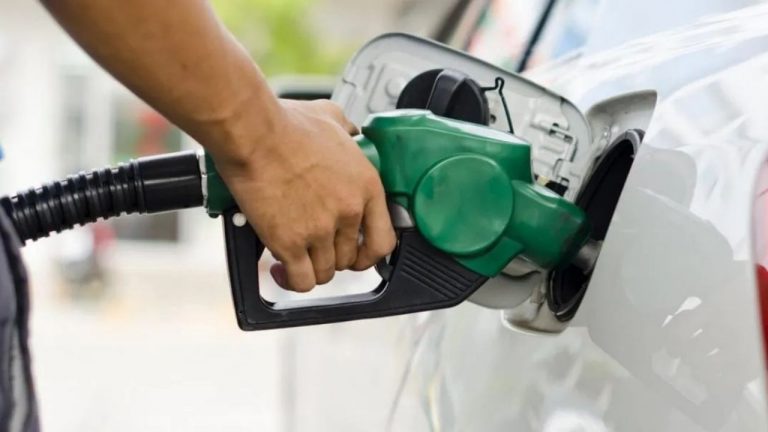 ¿Cuánto gana un despachador de gasolina?